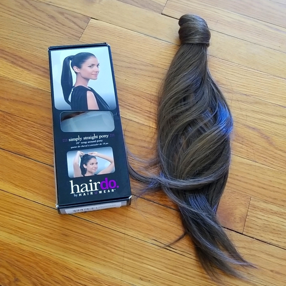 Hairdo by hairuwear 18" simply straight Pony. Ginger Brown/light red brown
